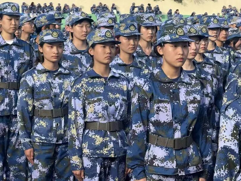 迷彩砺剑强筋骨 红心铸魂塑新人|中餐学院